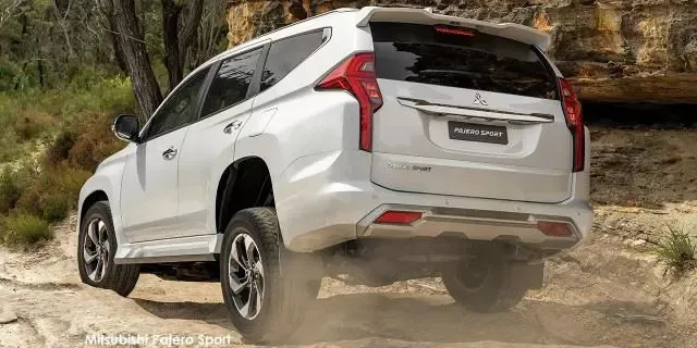 Vehicle Image for 5/8for Mitsubishi Pajero Sport 2.4DI-D 4x4 Exceed