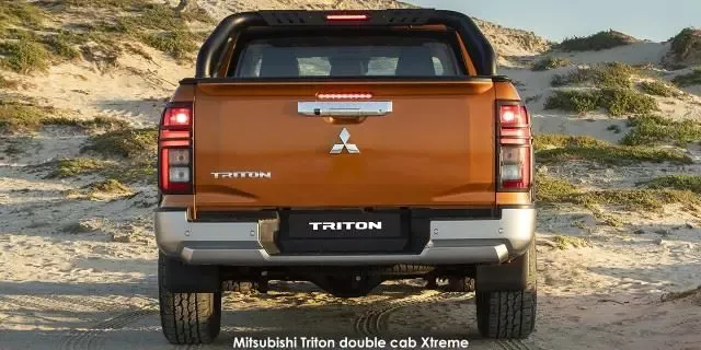 Vehicle Image for 5/8for Mitsubishi Triton 2.4DI-D double cab Xtreme