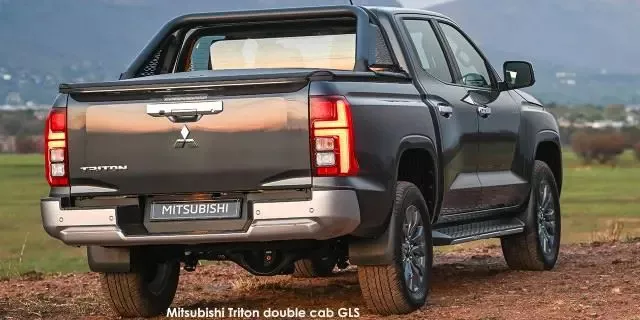 Vehicle Image for 8/10for Mitsubishi Triton 2.4DI-D double cab GLS auto